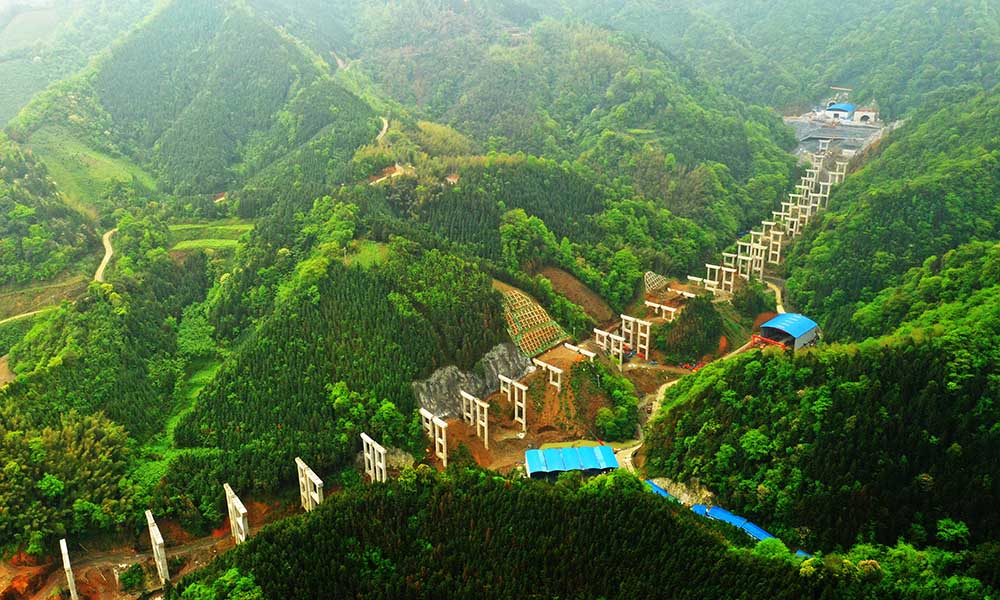 修建中的张官高速。。。。。。。资料图